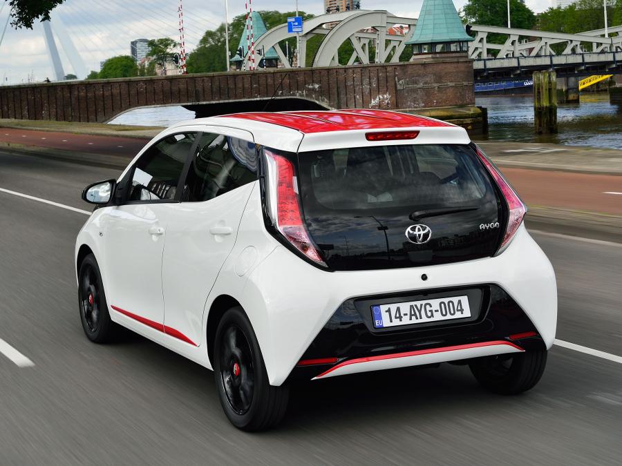  Toyota Aygo x-cite 5-Door 2014 года  (фото 29 из 30)